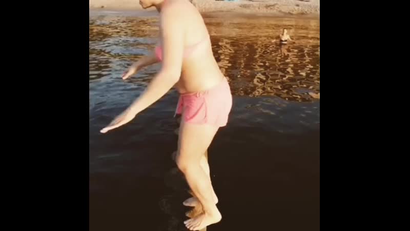 С нами весело, хотя иногда и больно)