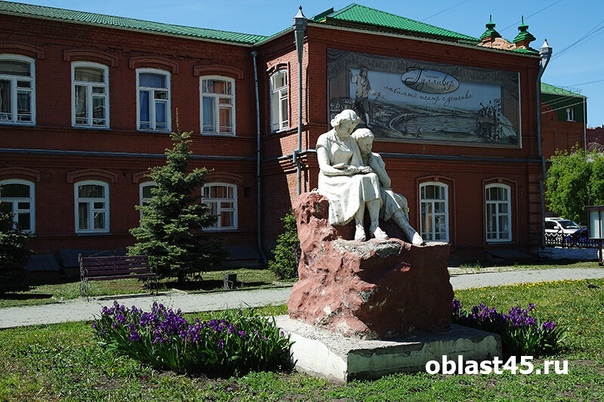 театр гулливер курган. курганский театр кукол гулливер здание. театр гулливер курган директор. достопримечательности кургана гулливер. театр гулливер иркутск.